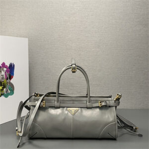 Prada Medium leather handbag 1BA426