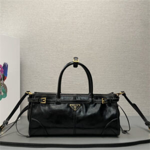 Prada Medium leather handbag 1BA426