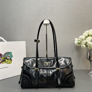 Prada Medium leather shoulder bag Black 1BD376