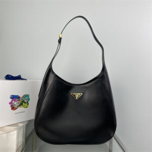 Prada Large leather shoulder bag with topstitching Black 1BC181