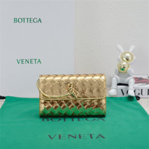 BV Andiamo Large Flap Wallet Lambskin Gold