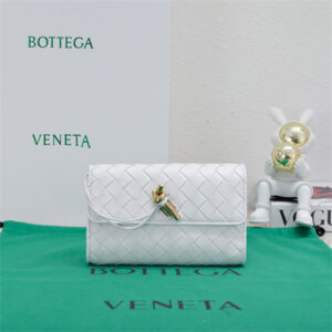 BV Andiamo Large Flap Wallet Lambskin White