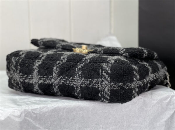 Large Chanel 19 Bag Tweed Gold Tone Black/Grey AS1161 - Image 5
