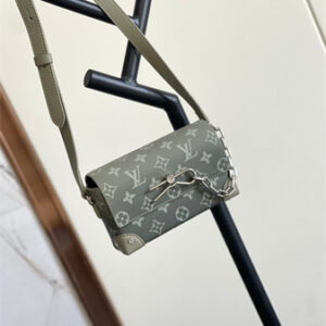 L.V Steamer Wearable Wallet Monogram Gradient coated canvas Khaki Green M11543