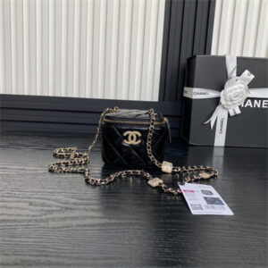 Chanel Small Vanity with Chain Lambskin, Strass & Gold-Tone Metal Black AP4302
