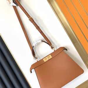 Fen.di PEEKABOO ICONIC ISEEU Medium leather bag Brown