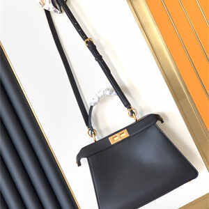 Fen.di PEEKABOO ICONIC ISEEU Medium leather bag Black