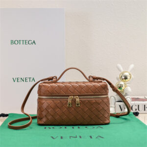 BV Bang Bang Vanity Case Intrecciato Calfskin leather Cork