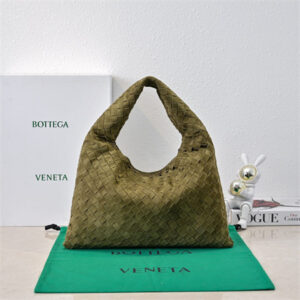BV Hop Shoulder Bag In Suede Olive