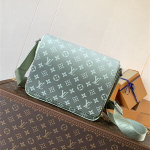 L.V District PM Messenger Bag Gradient coated canva Khaki Green M11593
