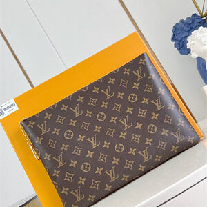 LV Key Pouch L Monogram Canvas M13561