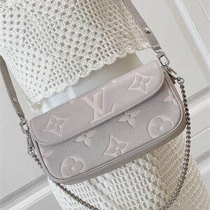 L.V Wallet On Chain IVY Monogram Emprenite Brume M82210