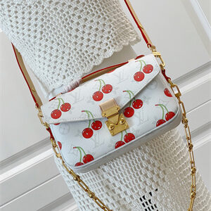 L.V X TM Pochette Métis East West Monogram Cherry Coated Canvas M14231