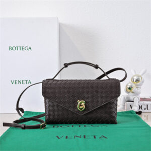 BV Knot Lock Bag In Lambskin Fondant