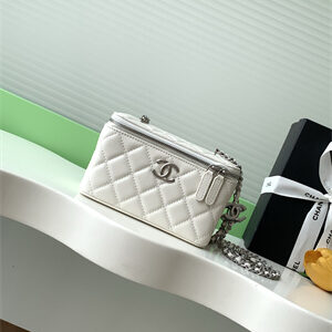 Chanel Vanity Case Lambskin & Silver-Tone Metal White AP3940
