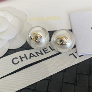 Chanel Earrings 39086