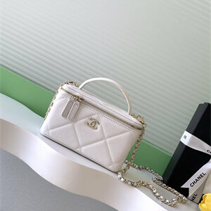 Chanel Long Vanity With Chain Grained Calfskin & Gold-Tone Metal White AP4933