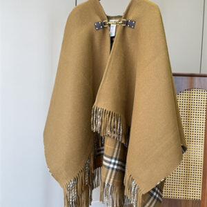 Burberry Wool Cape 39301