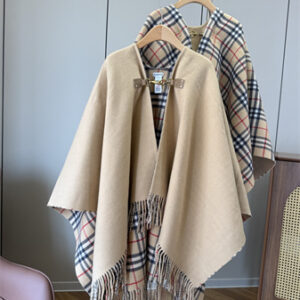 Burberry Wool Cape 39302