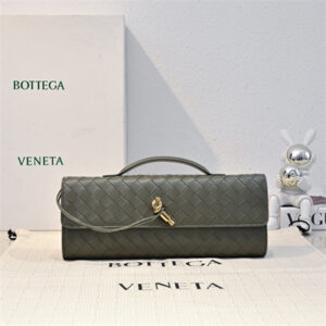 BV Long Clutch Andiamo With Handle In Lambskin Leather Pine Green Color