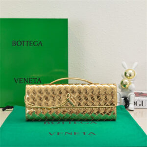 BV Long Clutch Andiamo With Handle In Lambskin Leather Gold Color