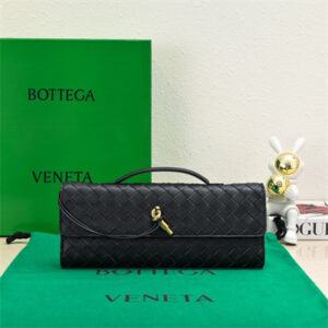 BV Long Clutch Andiamo With Handle In Lambskin Leather Black Color