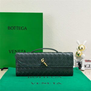 BV Long Clutch Andiamo With Handle In Lambskin Leather Emerald Green Color