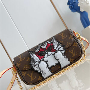L.V Grace Coddington Wallet On Chain IVY Monogram Canvas M15148