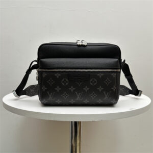 L.V Outdoor Messenger Bag Taiga Cowhide & Monogram Eclipse Black M30233 TOP