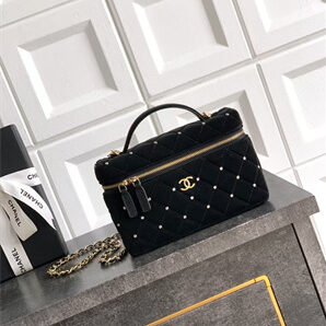 Chanel Vanity With Chain Velvet, Strass & Gold-Tone Metal Black AP4860