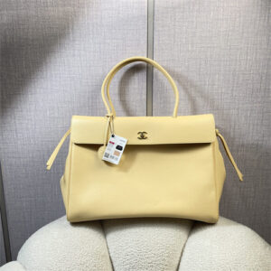Chanel Large Shopping Bag Grained Calfskin & Gold-Tone Metal Beige AS6289
