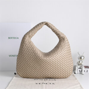BV  Veneta Shoulder Bag In Lambskin