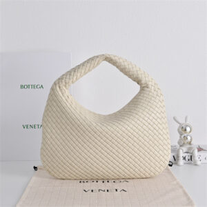 BV  Veneta Shoulder Bag In Lambskin